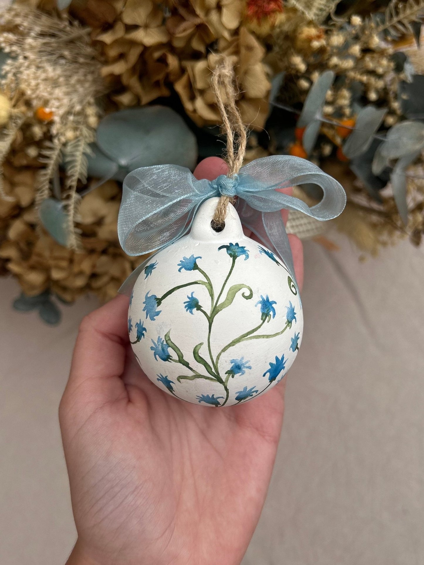 Bola de Navidad pintada a mano - Nuria Benet