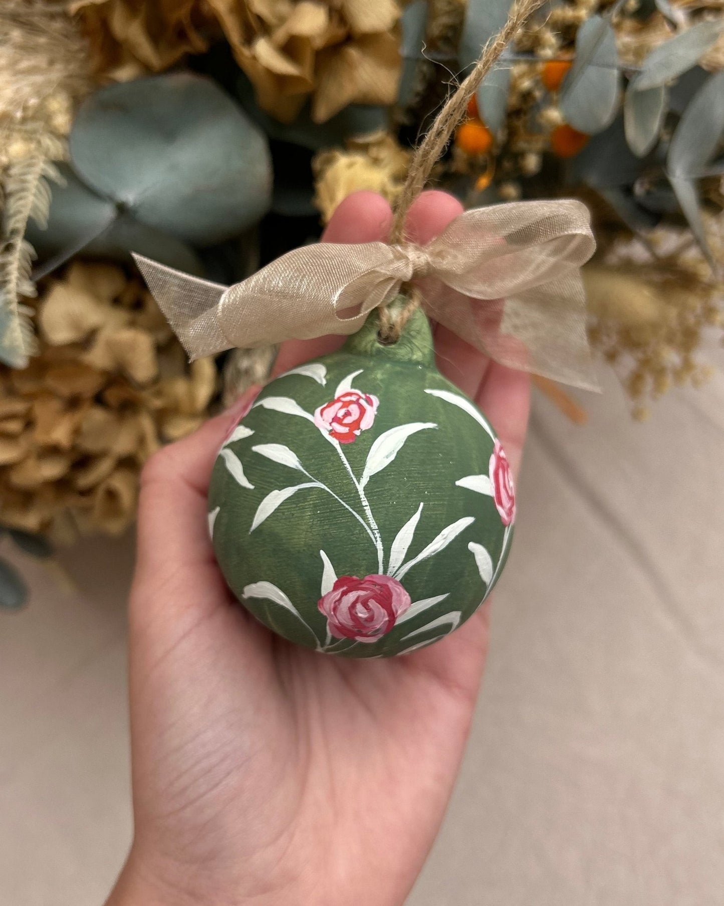 Bola de Navidad pintada a mano - Nuria Benet