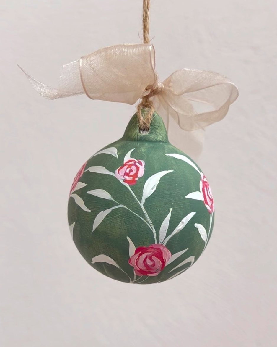 Bola de Navidad pintada a mano - Nuria Benet