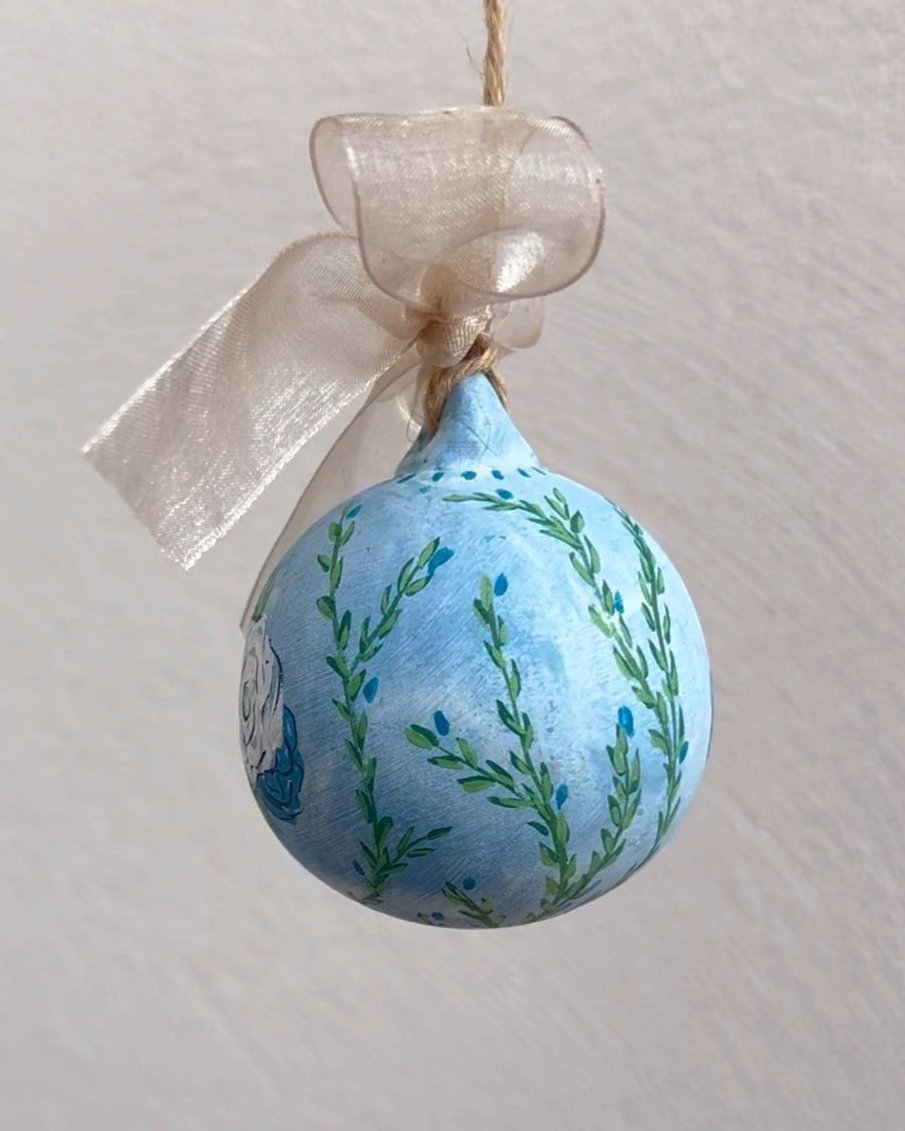 Bola de Navidad pintada a mano - Nuria Benet